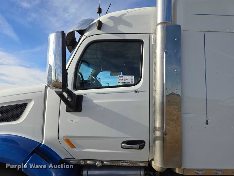 image for item EB1150 2016 Peterbilt 567 semi truck