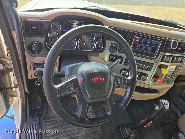 image for item EB1150 2016 Peterbilt 567 semi truck