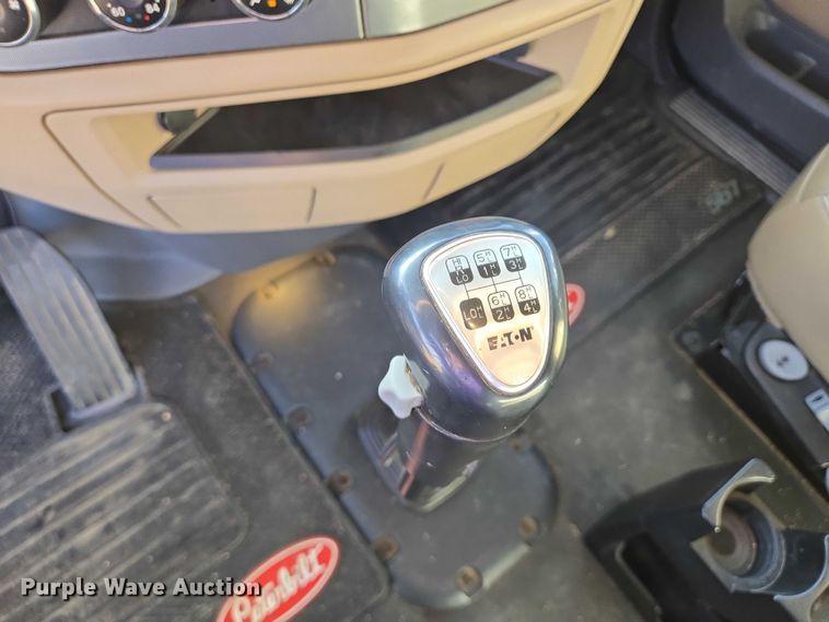 image for item EB1150 2016 Peterbilt 567 semi truck