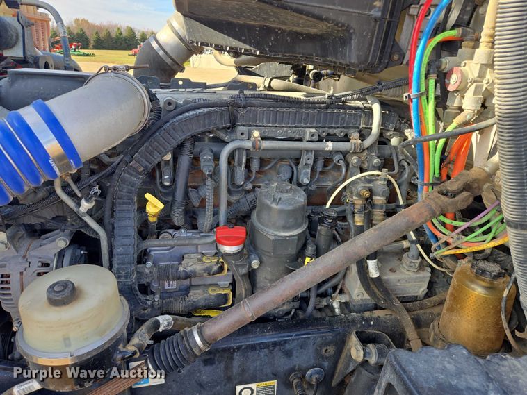 image for item EB1150 2016 Peterbilt 567 semi truck