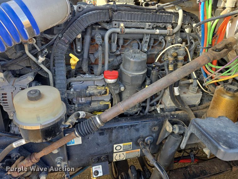 image for item EB1150 2016 Peterbilt 567 semi truck