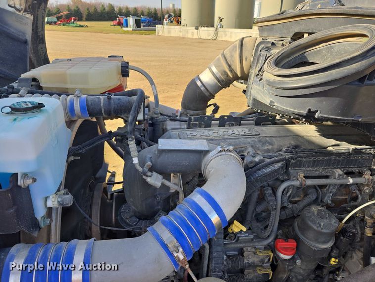 image for item EB1150 2016 Peterbilt 567 semi truck