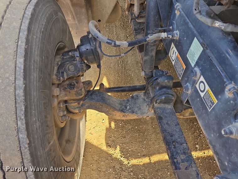 image for item EB1150 2016 Peterbilt 567 semi truck