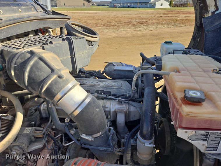 image for item EB1150 2016 Peterbilt 567 semi truck