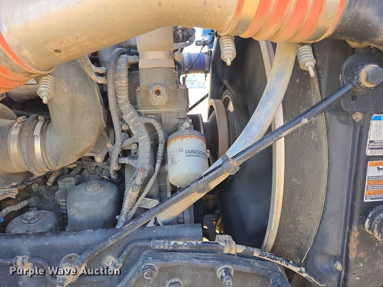 image for item EB1150 2016 Peterbilt 567 semi truck