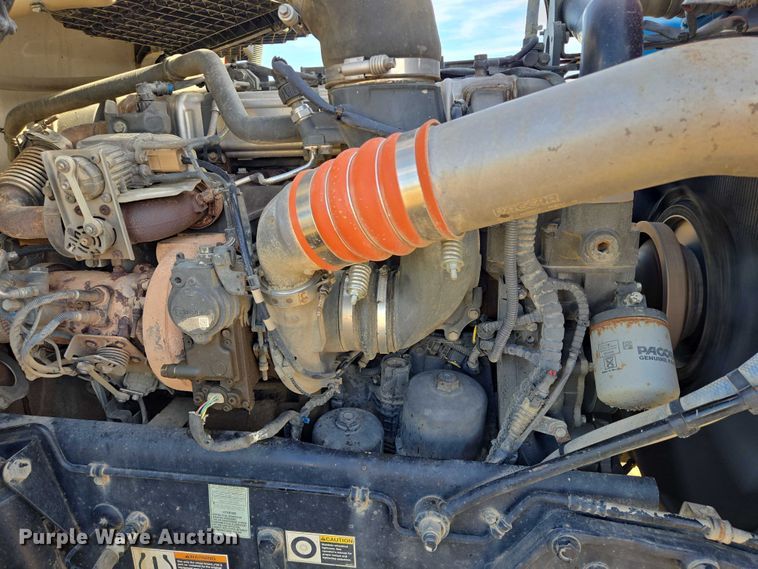 image for item EB1150 2016 Peterbilt 567 semi truck