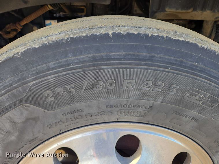 image for item EB1150 2016 Peterbilt 567 semi truck