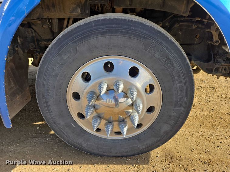 image for item EB1150 2016 Peterbilt 567 semi truck