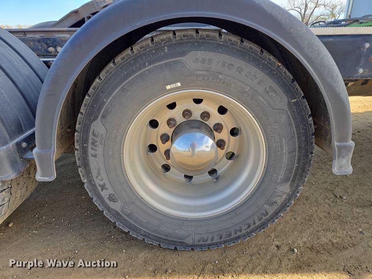 image for item EB1150 2016 Peterbilt 567 semi truck