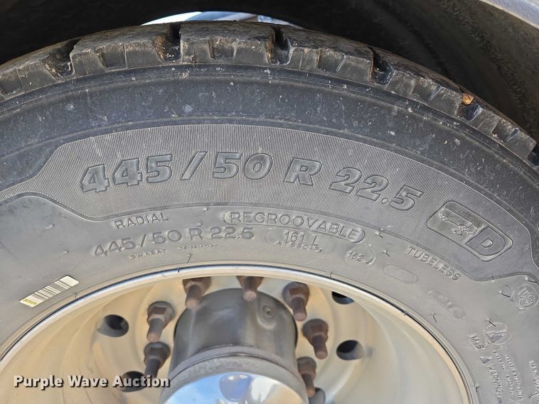 image for item EB1150 2016 Peterbilt 567 semi truck