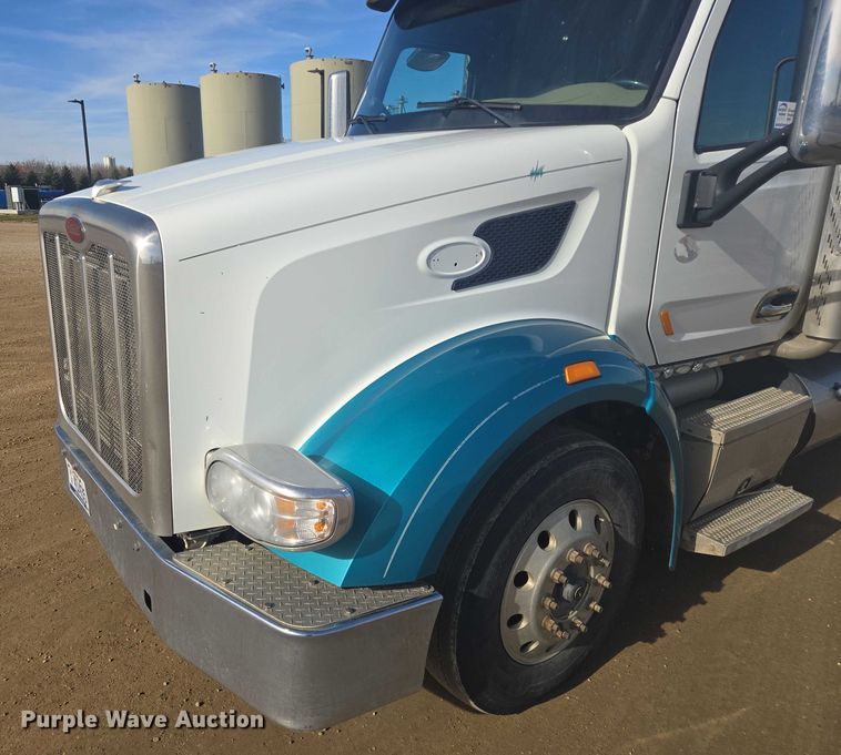 image for item EB1151 2016 Peterbilt 567 semi truck