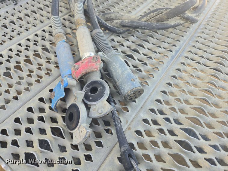 image for item EB1151 2016 Peterbilt 567 semi truck