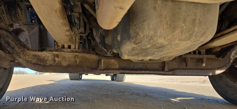 image for item EB1151 2016 Peterbilt 567 semi truck