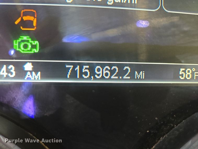 image for item EB1151 2016 Peterbilt 567 semi truck