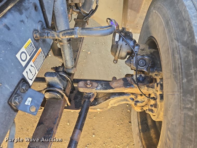 image for item EB1151 2016 Peterbilt 567 semi truck