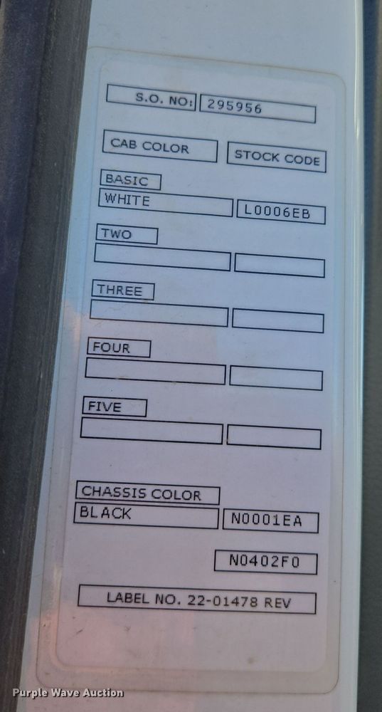 image for item EB1151 2016 Peterbilt 567 semi truck