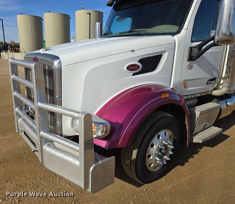 image for item EB1152 2016 Peterbilt 567 semi truck