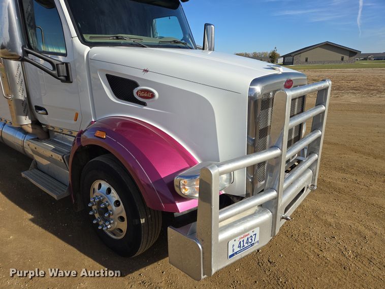 image for item EB1152 2016 Peterbilt 567 semi truck