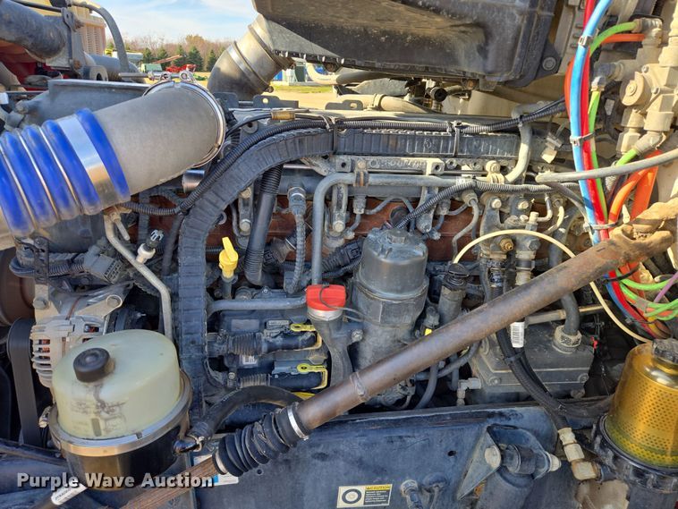 image for item EB1152 2016 Peterbilt 567 semi truck