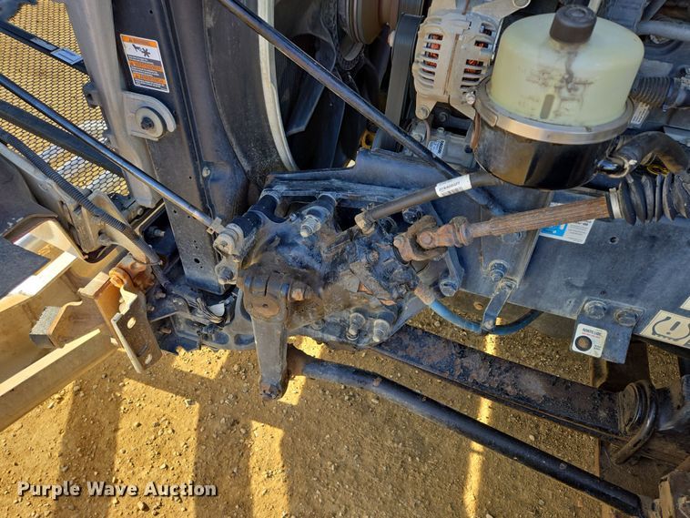 image for item EB1152 2016 Peterbilt 567 semi truck