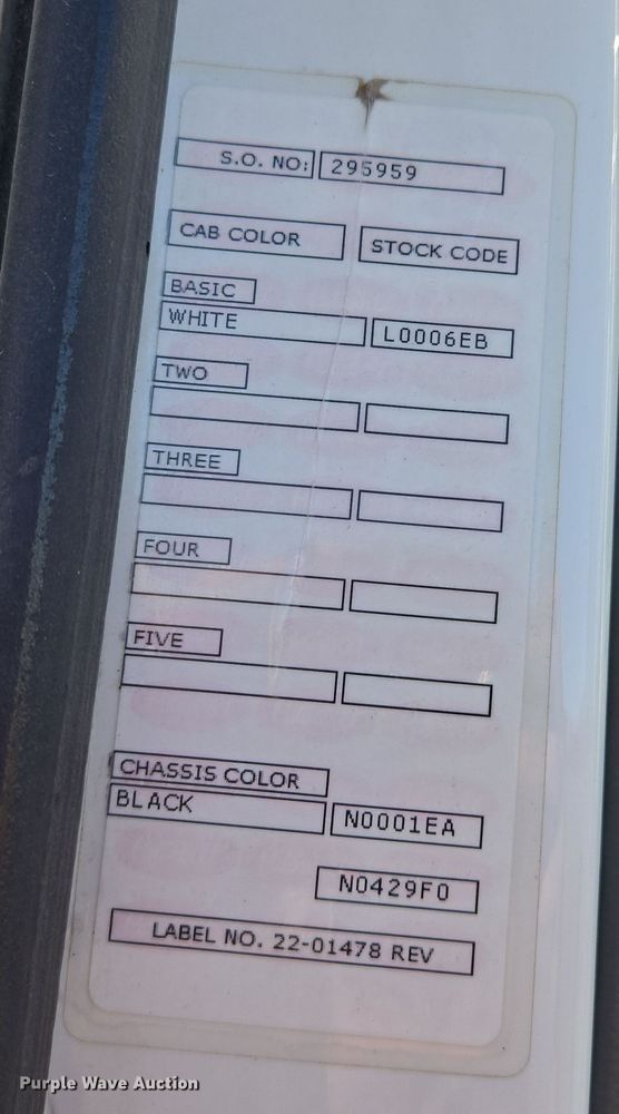 image for item EB1152 2016 Peterbilt 567 semi truck