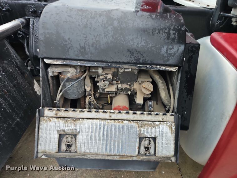 image for item EB8418 2013 Peterbilt 386 semi truck