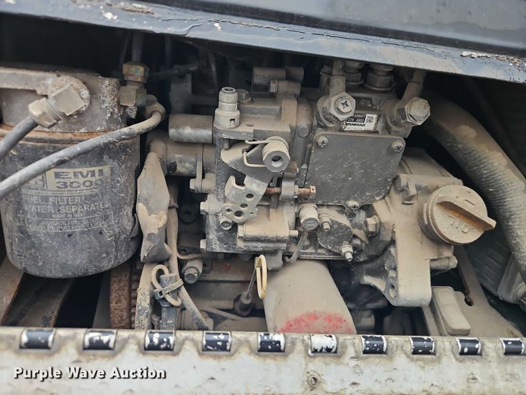 image for item EB8418 2013 Peterbilt 386 semi truck