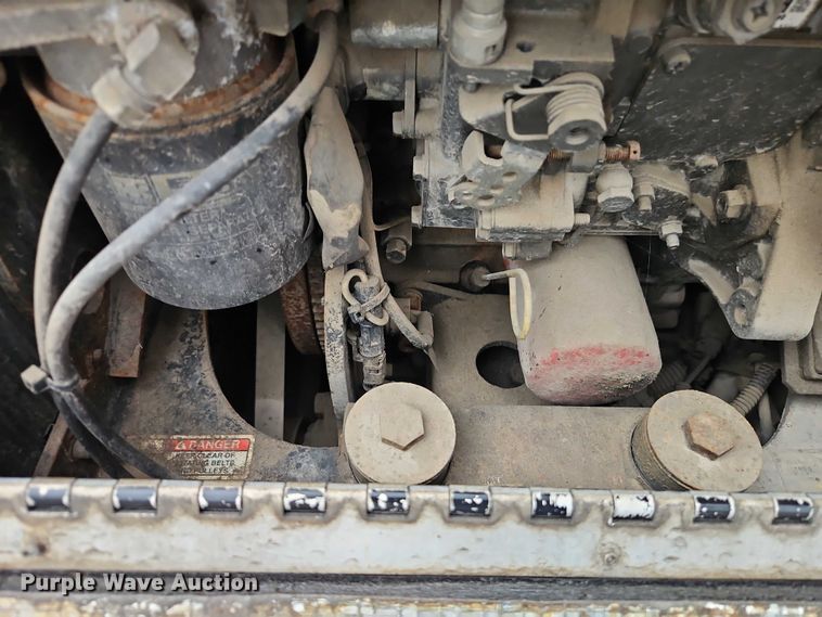 image for item EB8418 2013 Peterbilt 386 semi truck