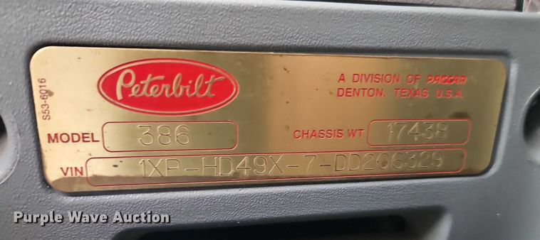 image for item EB8418 2013 Peterbilt 386 semi truck