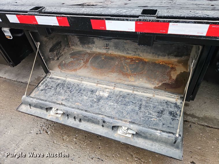 image for item EB8419 2017 Transcraft drop deck equipment trailer