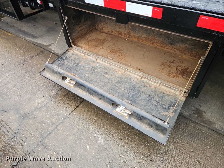 image for item EB8419 2017 Transcraft drop deck equipment trailer