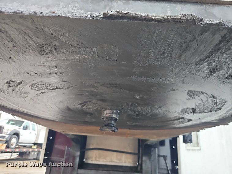 image for item EB8419 2017 Transcraft drop deck equipment trailer