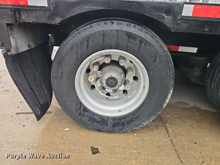 image for item EB8419 2017 Transcraft drop deck equipment trailer