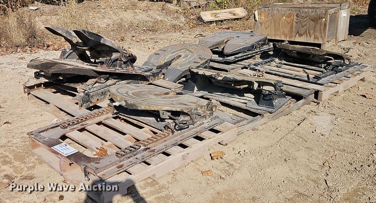 image for item EB8430 (7) king pin hitches