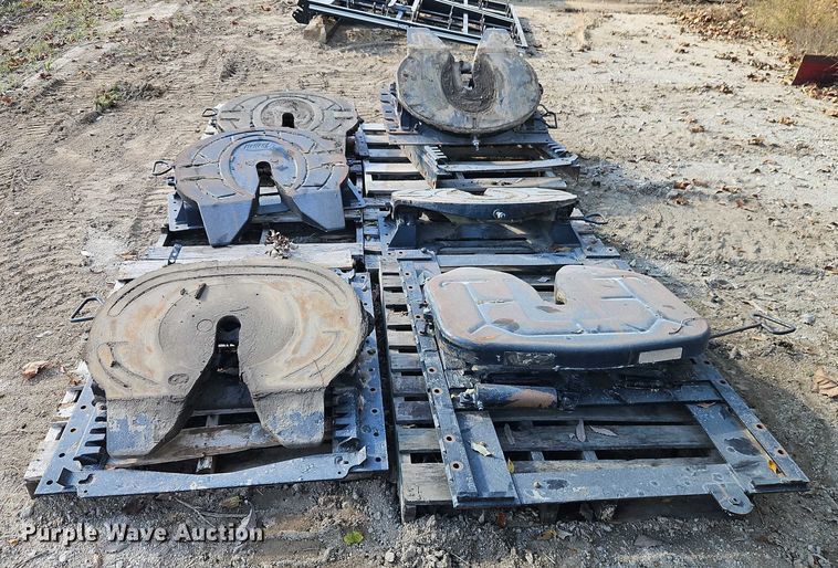 image for item EB8430 (7) king pin hitches