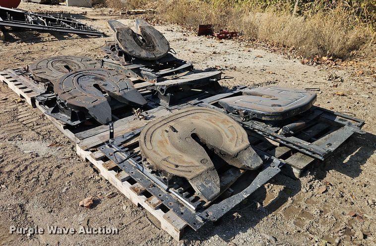 image for item EB8430 (7) king pin hitches