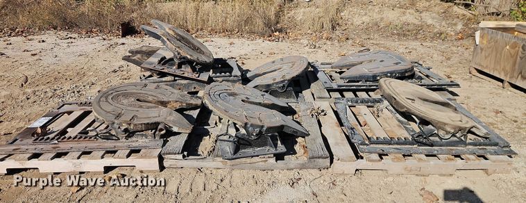 image for item EB8430 (7) king pin hitches