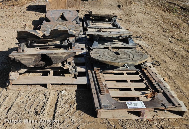 image for item EB8430 (7) king pin hitches