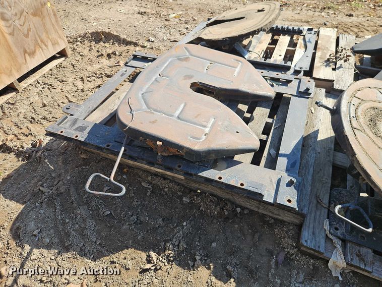 image for item EB8430 (7) king pin hitches