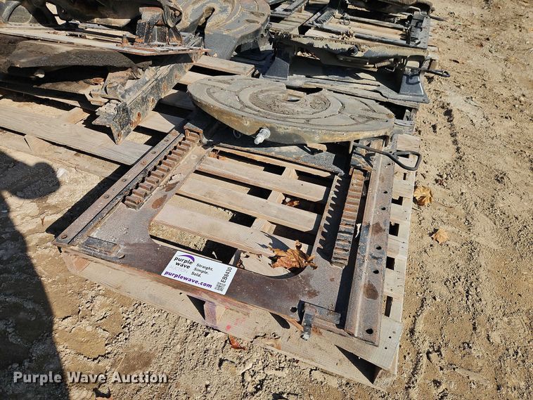 image for item EB8430 (7) king pin hitches