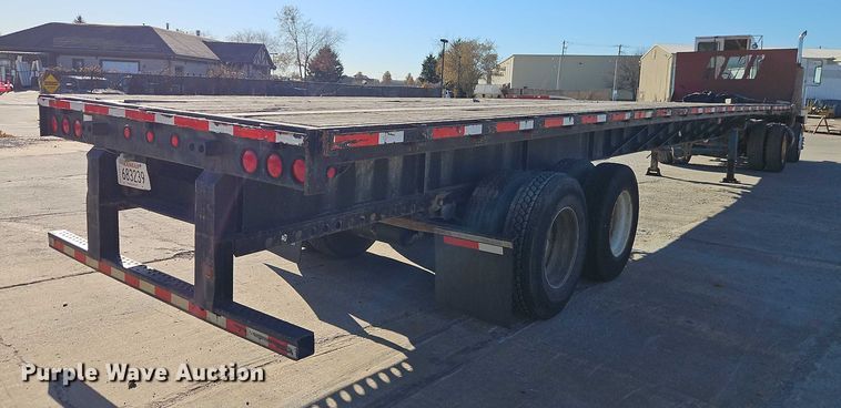 image for item EB8453 2013 Dorsey extendable flatbed trailer