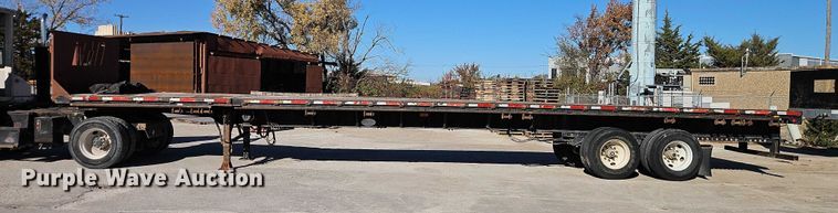 image for item EB8453 2013 Dorsey extendable flatbed trailer