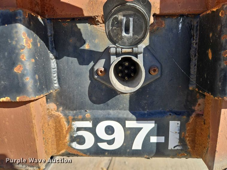 image for item EB8453 2013 Dorsey extendable flatbed trailer