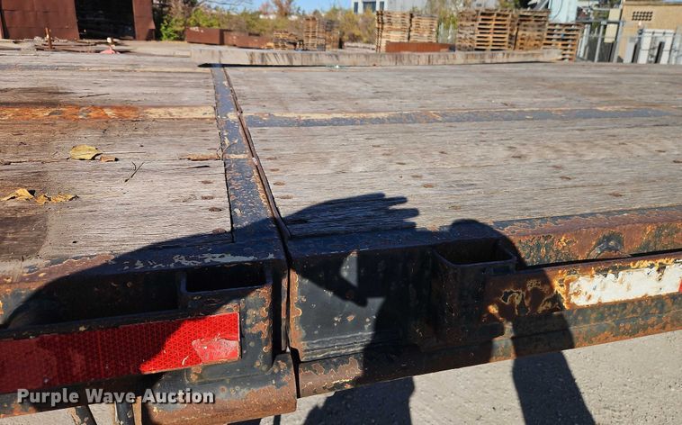 image for item EB8453 2013 Dorsey extendable flatbed trailer