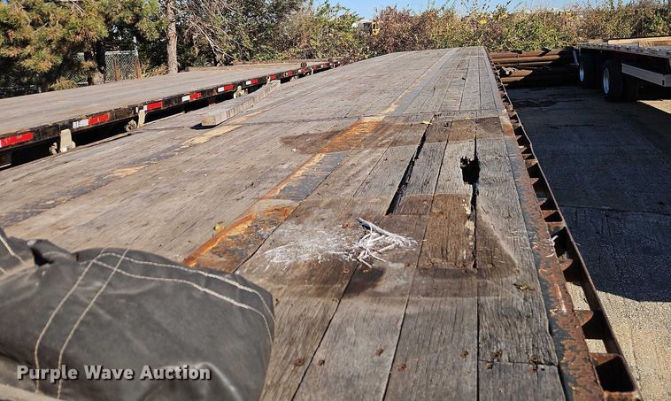 image for item EB8453 2013 Dorsey extendable flatbed trailer