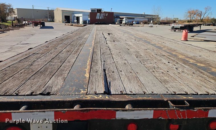 image for item EB8453 2013 Dorsey extendable flatbed trailer