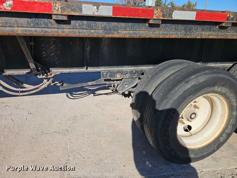 image for item EB8453 2013 Dorsey extendable flatbed trailer