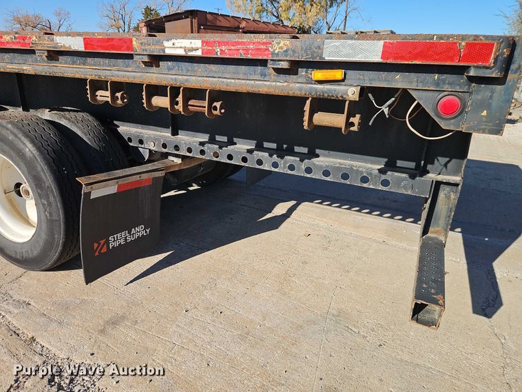 image for item EB8453 2013 Dorsey extendable flatbed trailer