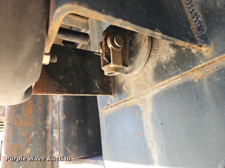 image for item EB8453 2013 Dorsey extendable flatbed trailer