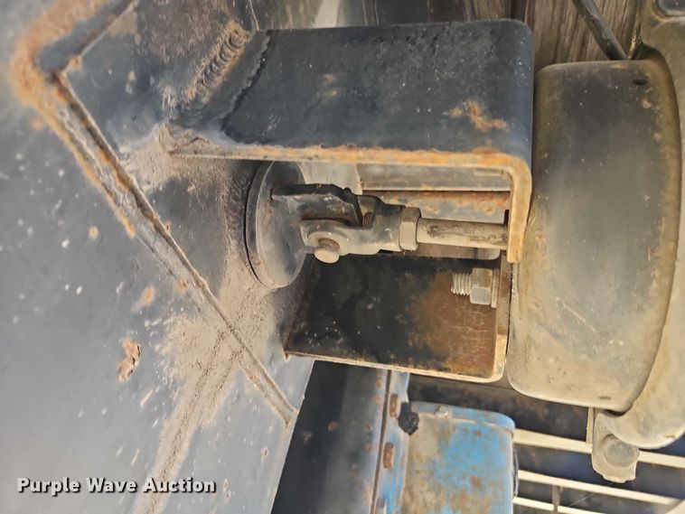 image for item EB8453 2013 Dorsey extendable flatbed trailer